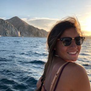 Meet your Posher, Gina